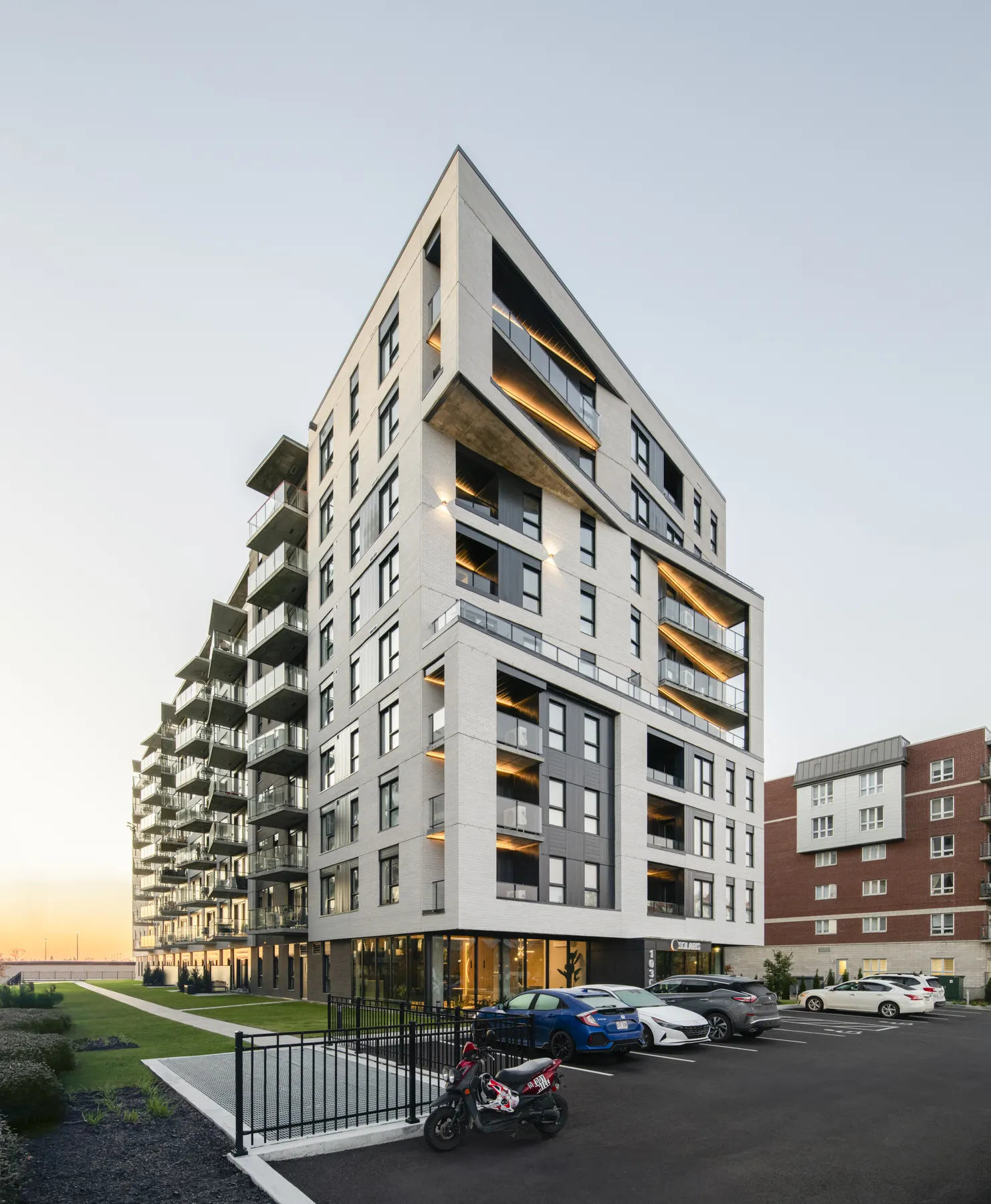 Solaris seen from the street
