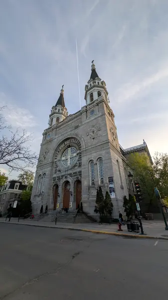 Notre-Dame-des-Sept-Douleurs church on Rue Wellington